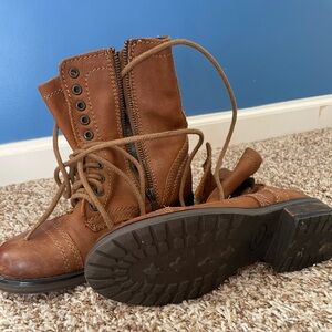 Brown leather. Steve Madden boots.